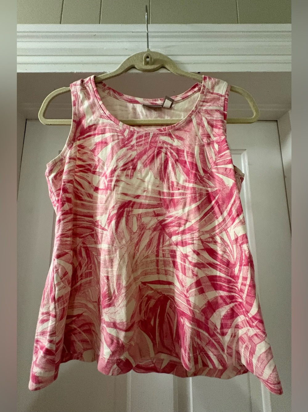 Chico's Women’s Palm Print Sleeveless Tank Top Size Medium / 1